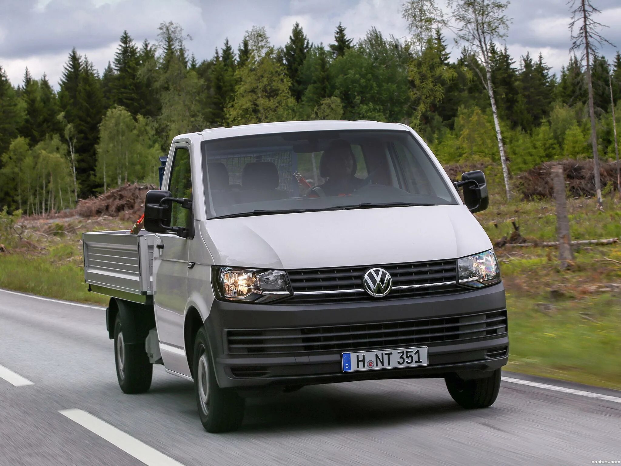 Купить volkswagen с пробегом. VW Transporter t6. Volkswagen Transporter t6 пикап. Фольксваген Транспортер т6 грузовой. Volkswagen t6 2015.