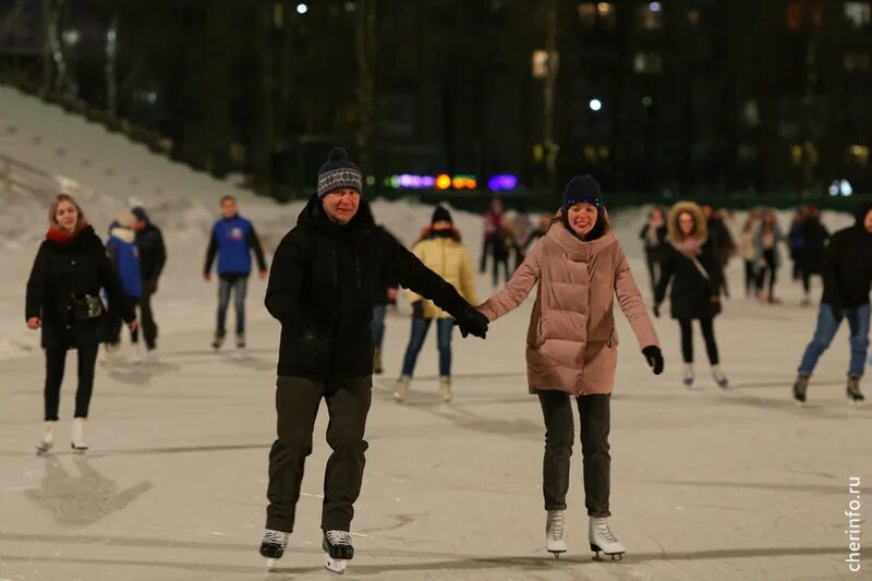 Катание череповец. Стадион металлург череповец каток. стадион металлург череповец массовое катание. массовые катания череповец стадион. массовое катание череповец стадион.