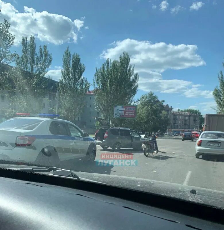 Автобус в городе. Как может загореться машина. Улица коцюбинского луганск. 02. Чп луганск z.