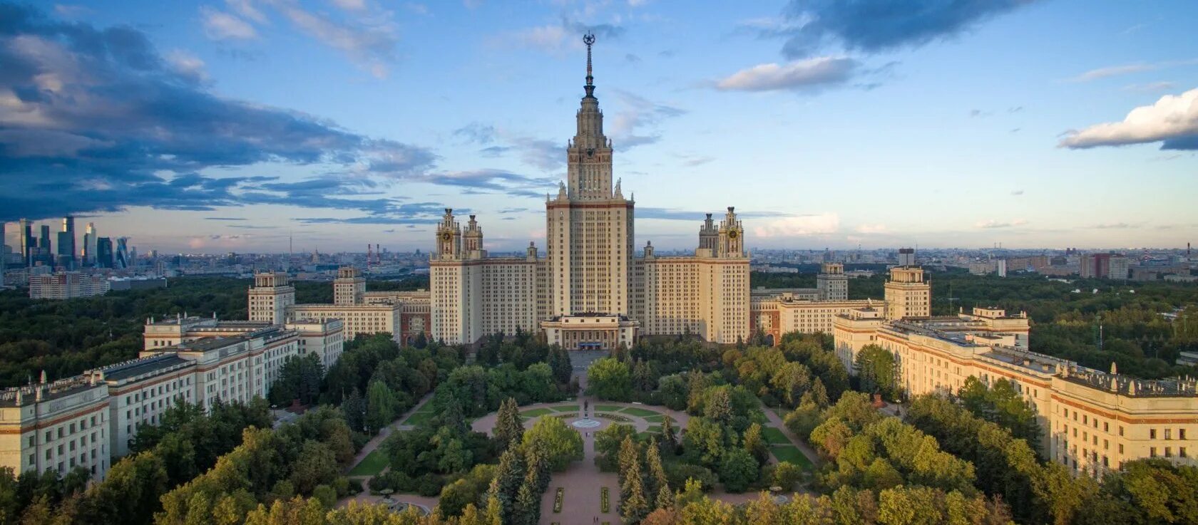 Ни москва. Московский государственный университет имени м.в.Ломоносова，МГУ. Сталинский Ампир МГУ. МГУ Ломоносова Москва. Институт Ломоносова в Москве.