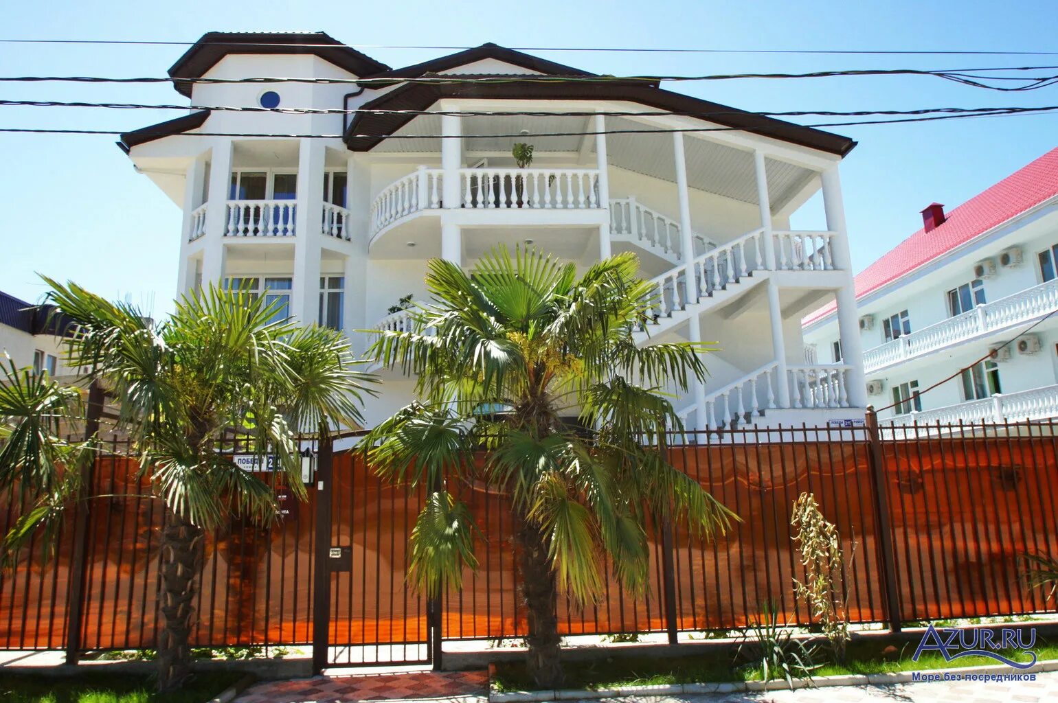 Парикмахерские в лазаревском. Работа в мигкиню. Пос лазаревское отель белый дом. Подработка в лазаревское. 19.