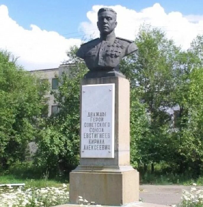 Шумиха какая область. Памятник евстигнееву в шумихе. шумиха курганская область. город шумиха курганской области. достопримечательности шумихи курганской.
