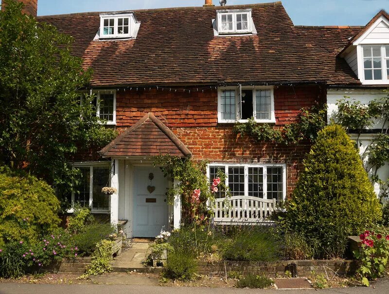 Английский дом картинки. Английский домик. Традиционный английский дом. Традиционный дом в Великобритании. Старые английские дома.