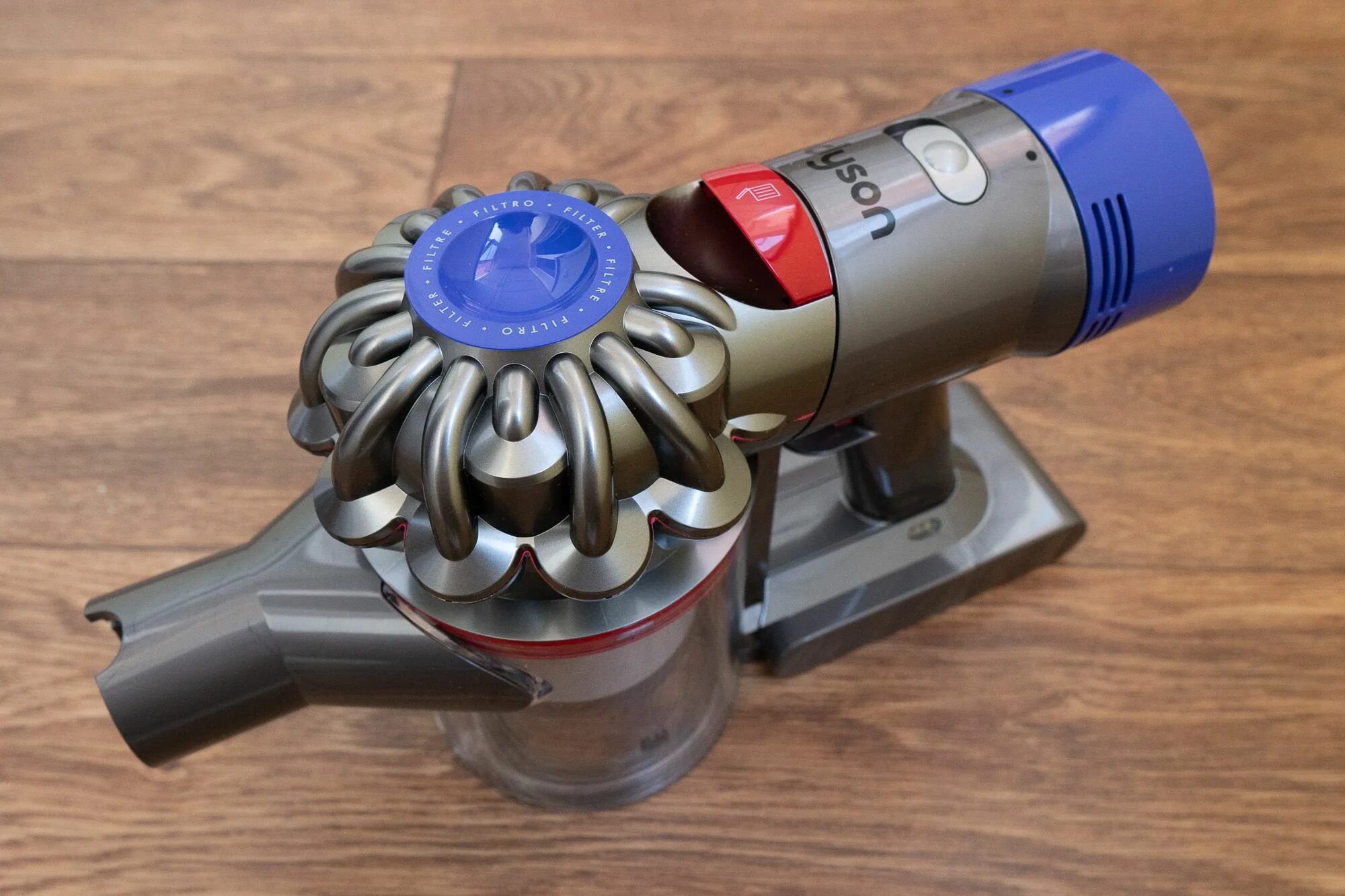 Пылесос dyson v12 absolute. Дайсон v8 absolute. Dyson v8. Пылесос Дайсон v8 absolute. Dyson sv10 v8 absolute.