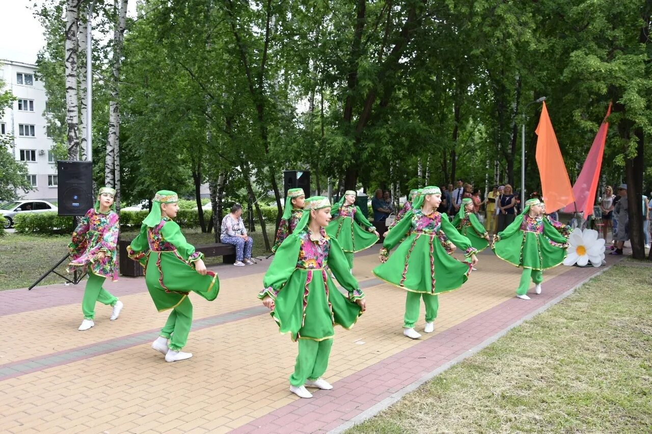 Который приурочен к дню. Праздник приуроченный ко дню. день парков и скверов ульяновск.