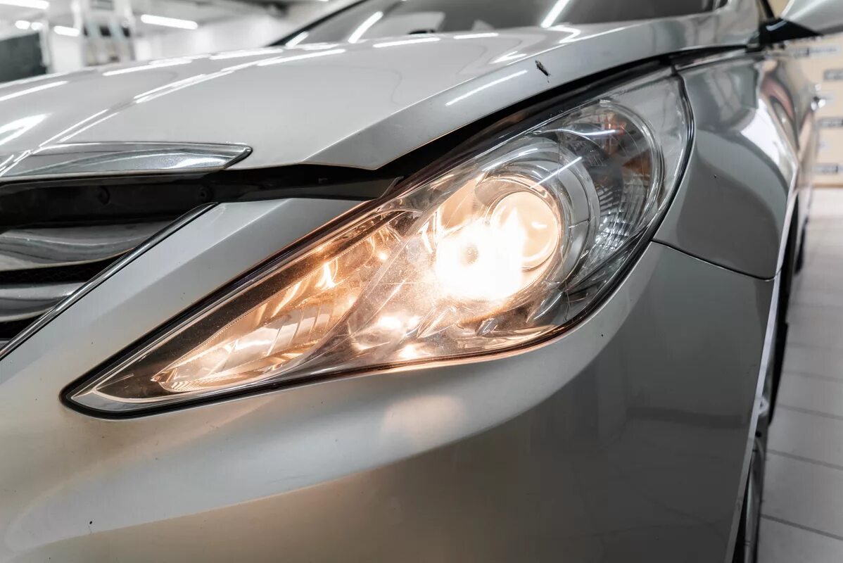 Фара соната тагаз. Фара hyundai sonata 2015. Hyundai sonata 2011 2. Хендай соната 2012 год противотуманки. Фара перед хендай соната 2012.
