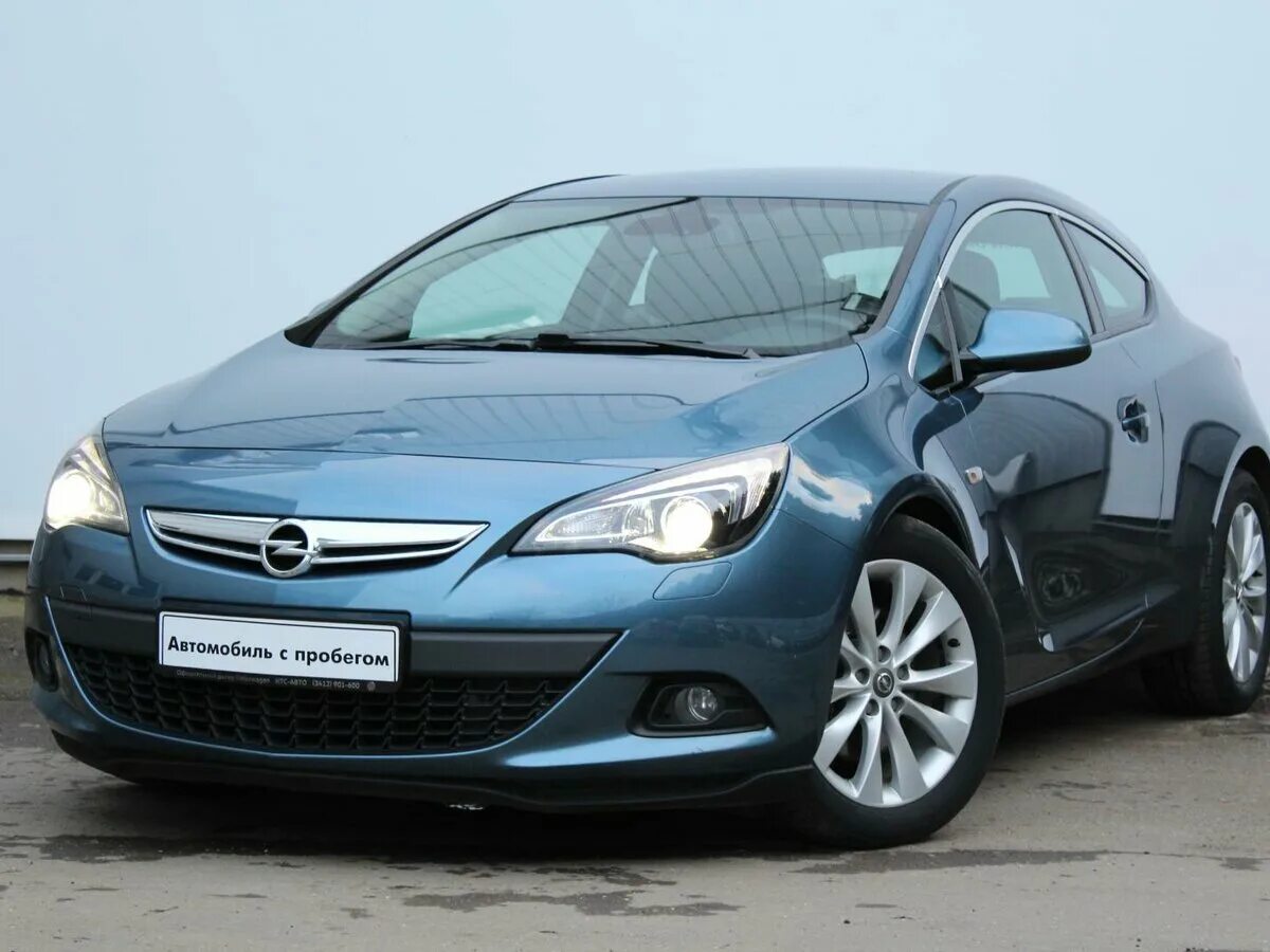 Купить опель j хэтчбек. Opel Astra j 2014. Opel Astra 2014. Opel Astra j Рестайлинг 2014. Opel Astra GTC 2014.