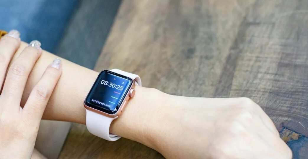 Apple watch se 40 мм. Apple watch se 2022 40mm. Смарт часы женские Эппл вотч. Эппл вотч se 40мм.
