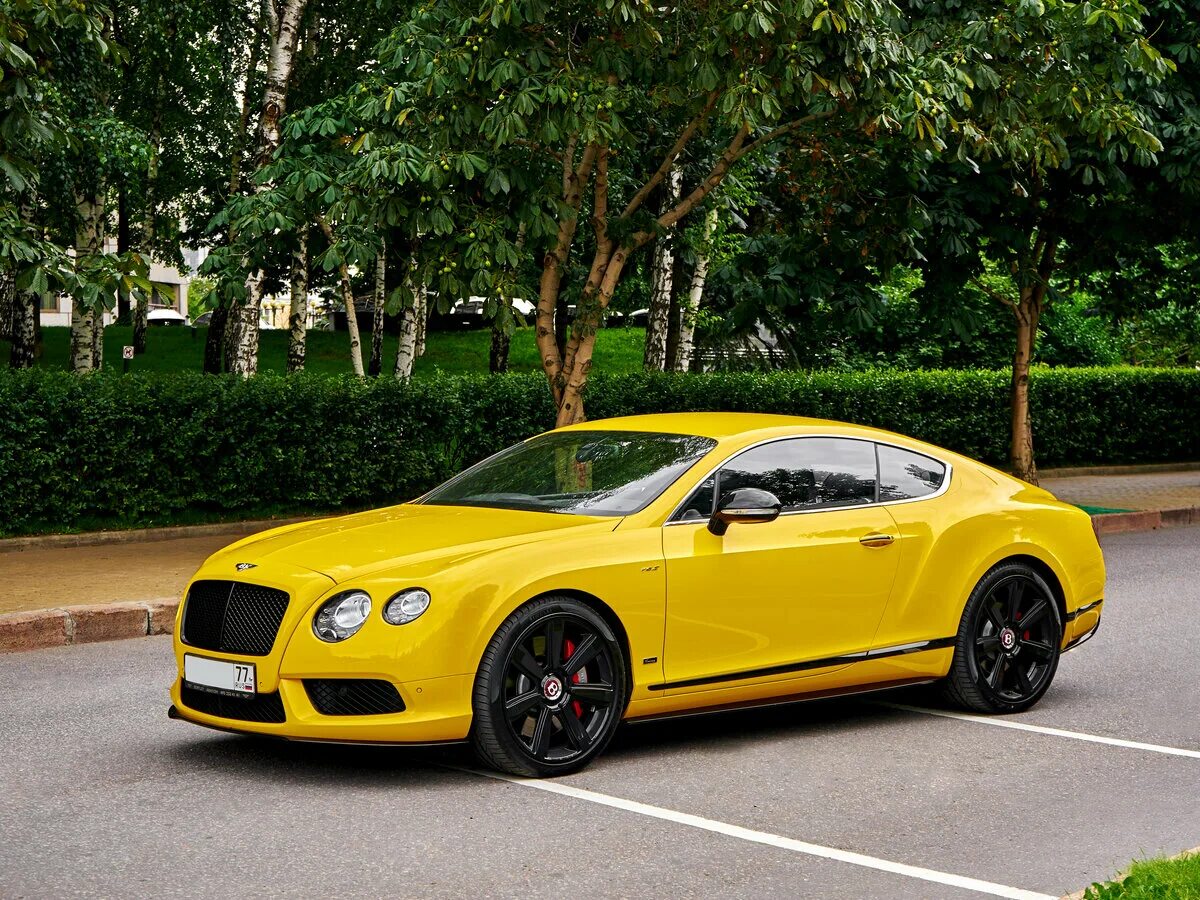 Где купить желтую. Bentley Continental gt желтый. Бентли Континенталь ГТ желтая. Bentley Continental 2022 желтая. Желтая Бентли Континенталь 2020.