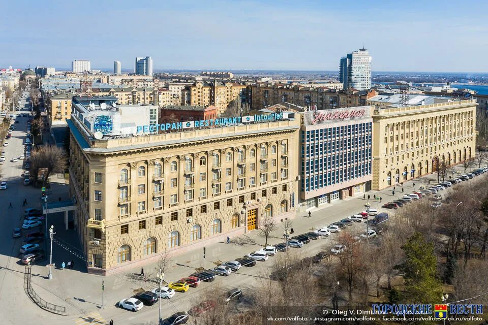 В зданиях есть где