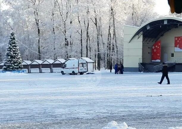 Каток в парке тула. Каток Тула Белоусовский парк. Каток в Белоусовском парке Тула 2022. Катки в Туле Белоусовском парке 2022. Каток в Белоусовском парке 2022.