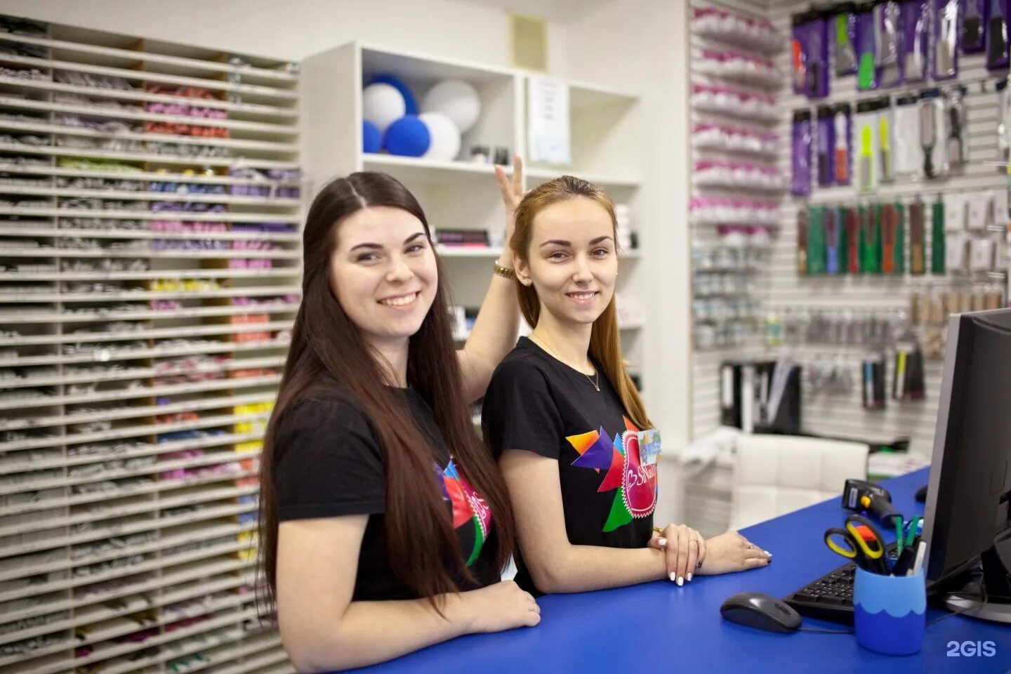 кухонный работник в пекарне. продавец промтовары объявление. кассир в магазине. магазин заприлавочной торговли. продавщица пятерочки.