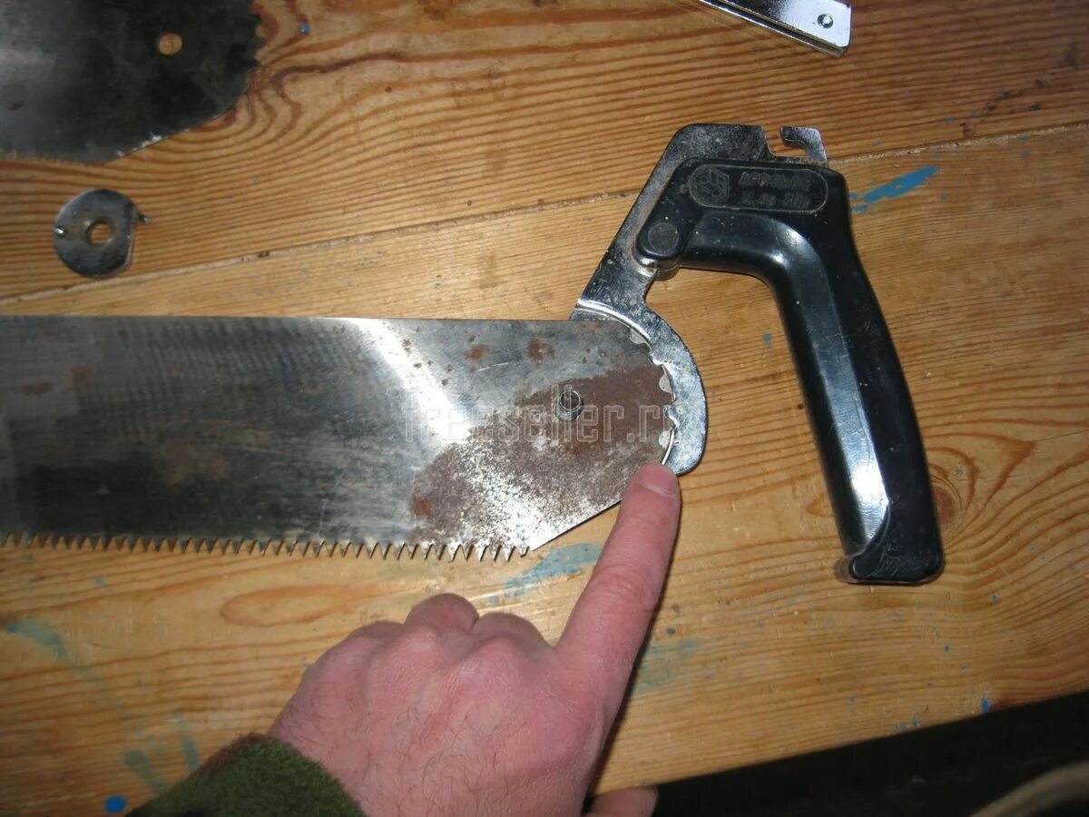 Сломанная ножовка по дереву. Самодельная ножовка по металлу. Сломанная ножовка по металлу. Рукоять для ножовки по дереву.