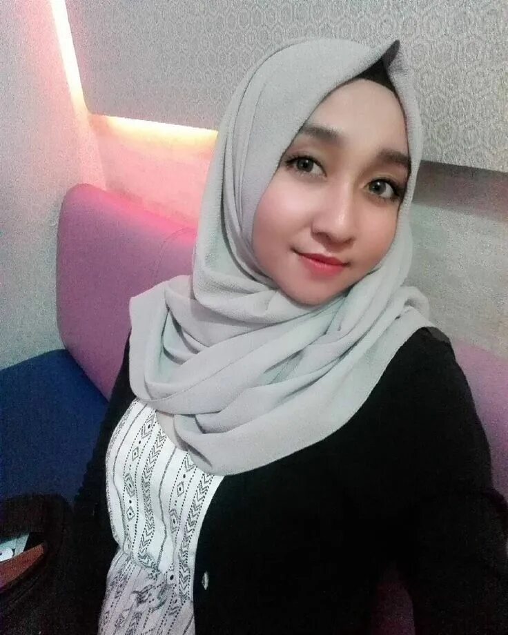 Индонезия девушки в хиджабе. Siswi sma berjilbab. Xj jilbab. Анак smp 14. Video jilbab ngentot.