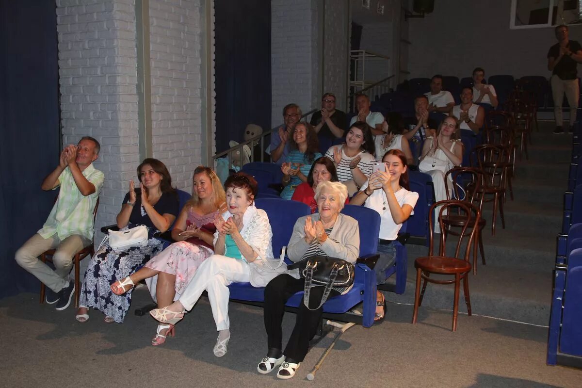 спектакль валентин и валентина театр зазеркалье. труппа театра александра гречмана. молодежная труппа театра. молодежная труппа театра. молодёжный театр на фонтанке малая сцена.