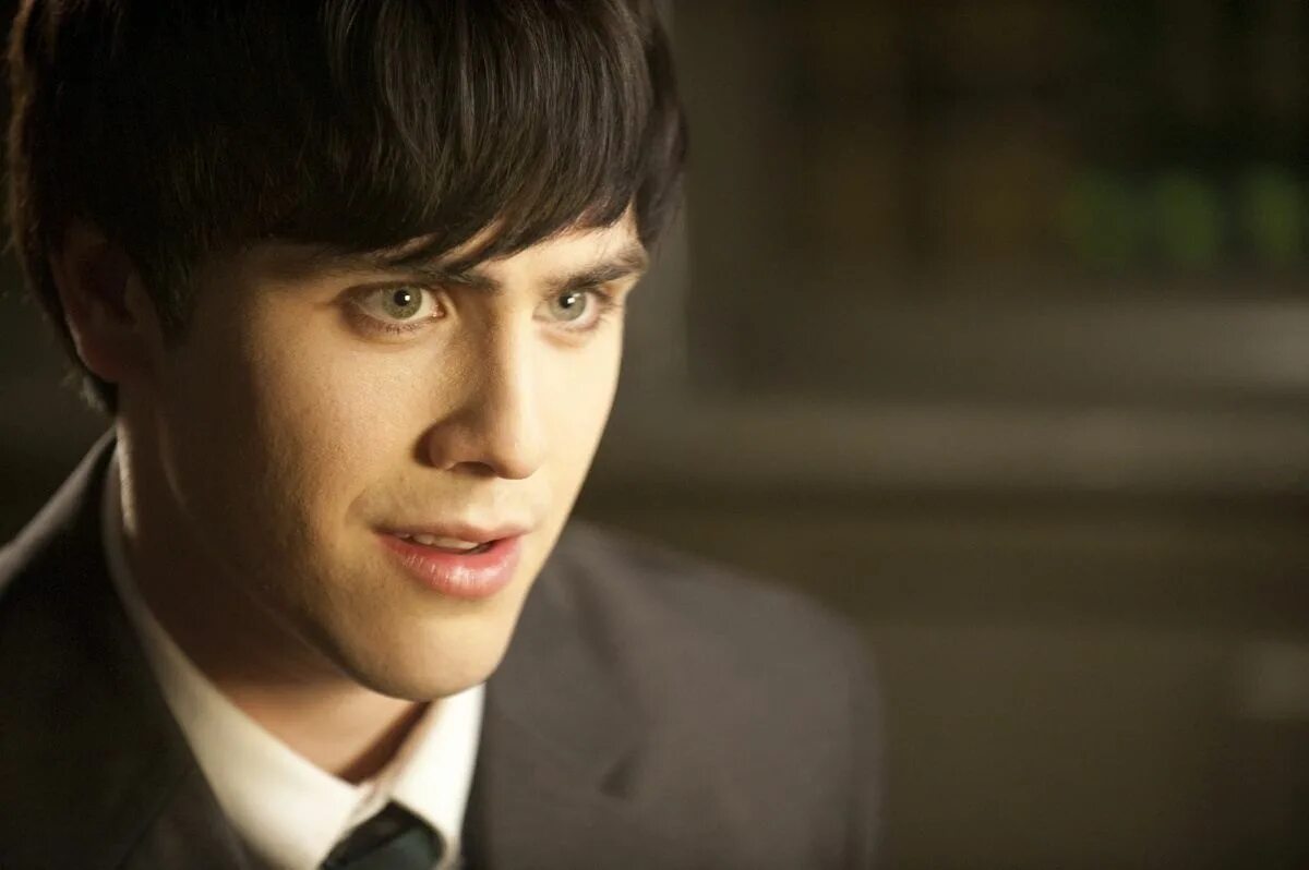 близнецы-убийцы фильм. эдмунд энтин. близнецы убийцы хорошее качество. джон близнецы убийцы. близнецы-убийцы (2011).