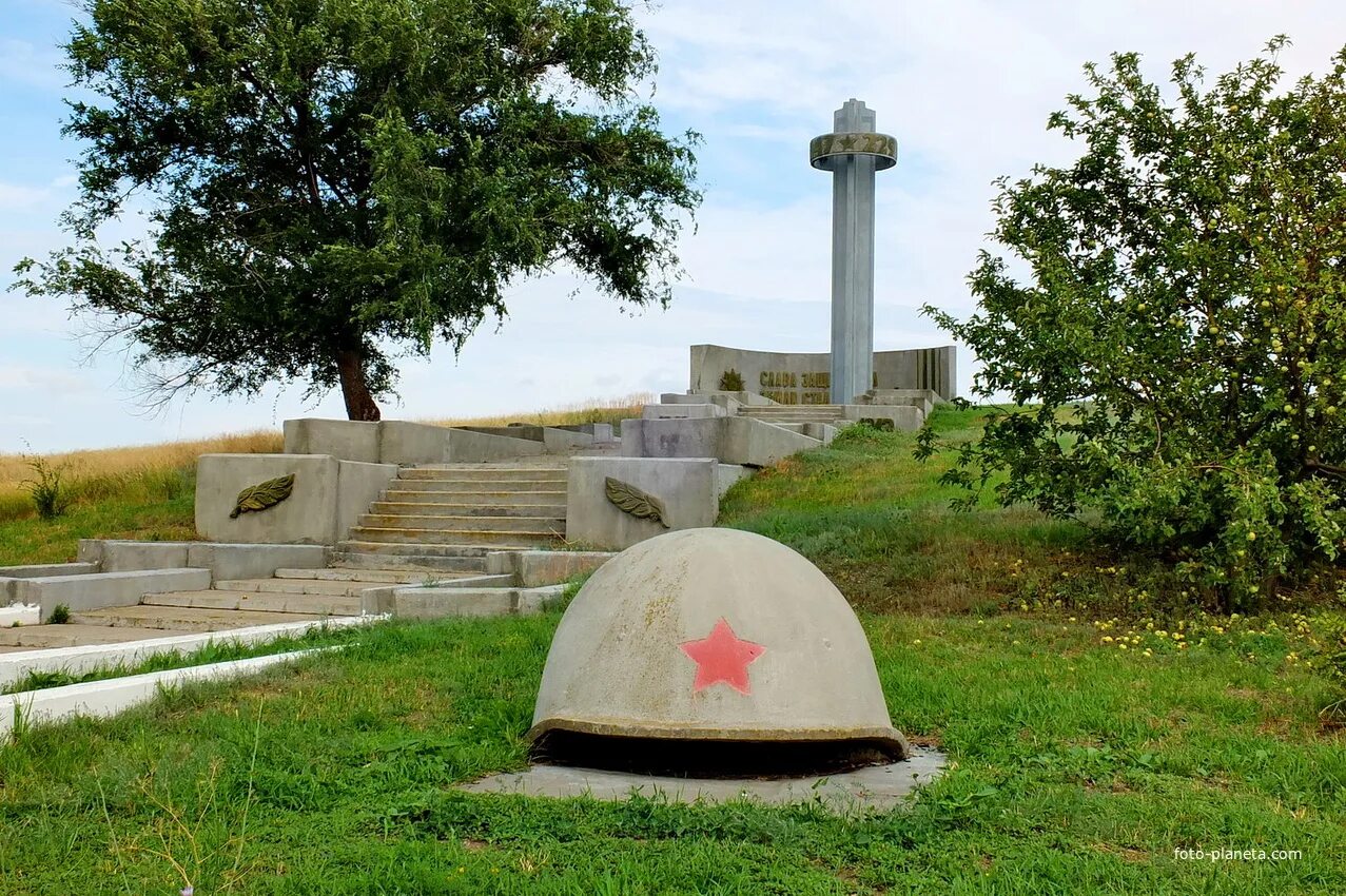Суровикино мемориал. Калиновская гора. Калиновская гора суровикино. Станица филоновская. Суровикино братская могила.