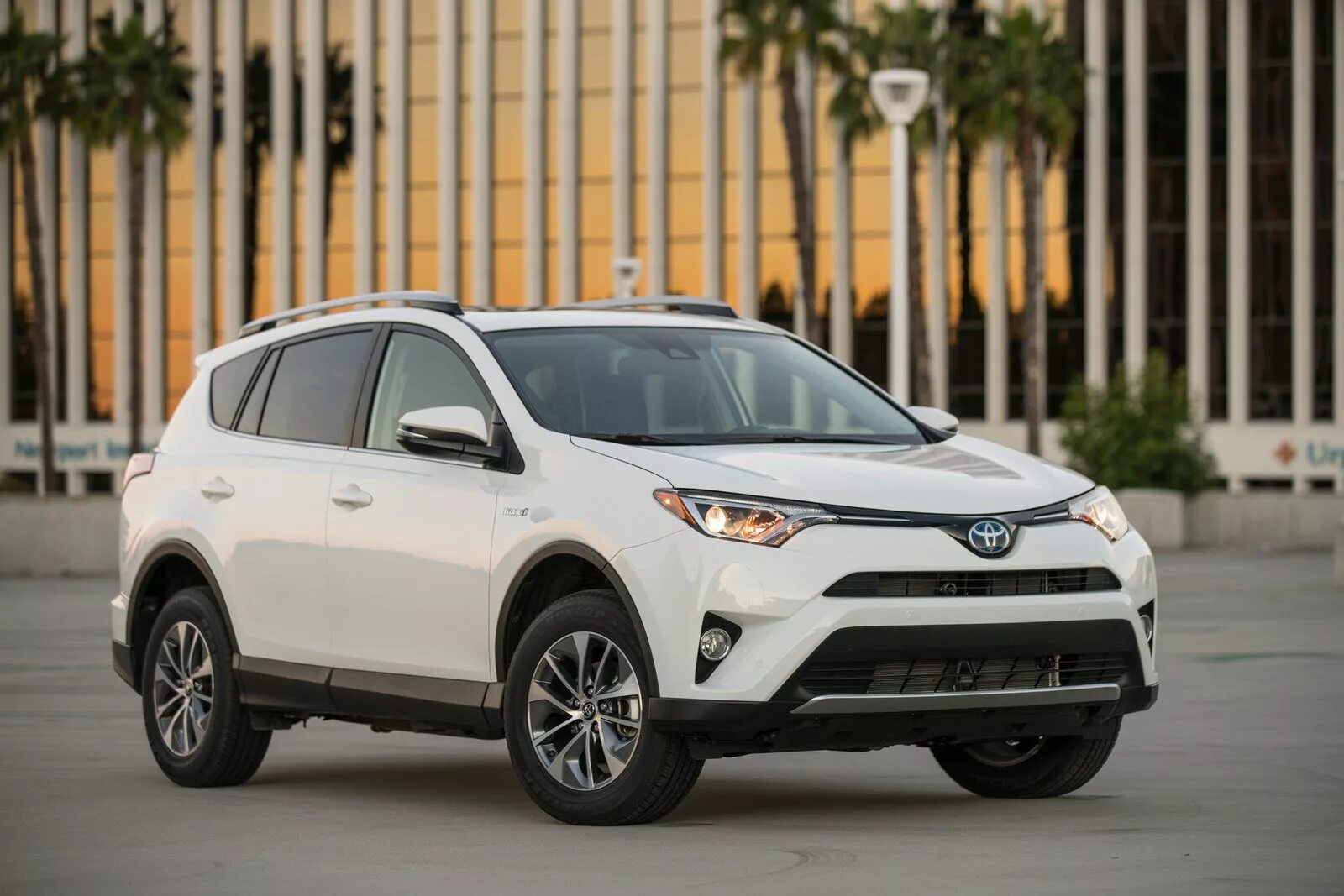 Toyota rav4 2017. Рав 4 2017. Rav4 Toyota rav4. Тойота рав 4 2017.