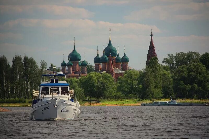 На какой реке расположен город ярославль. Ярославль Волга и Которосль. Река Волга и Которосль Ярославль. Ярославль на берегу рек Которосль и Волга. Ярославль столица золотого кольца.