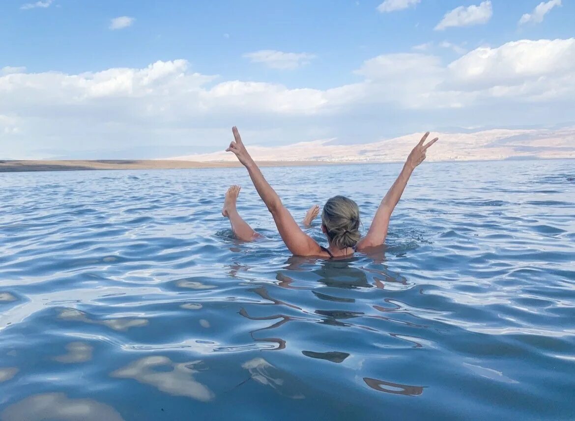 Во сне купалась в озерах. Мертвое море 2022. Плавание в Мертвом море. Мертвое море Египет.