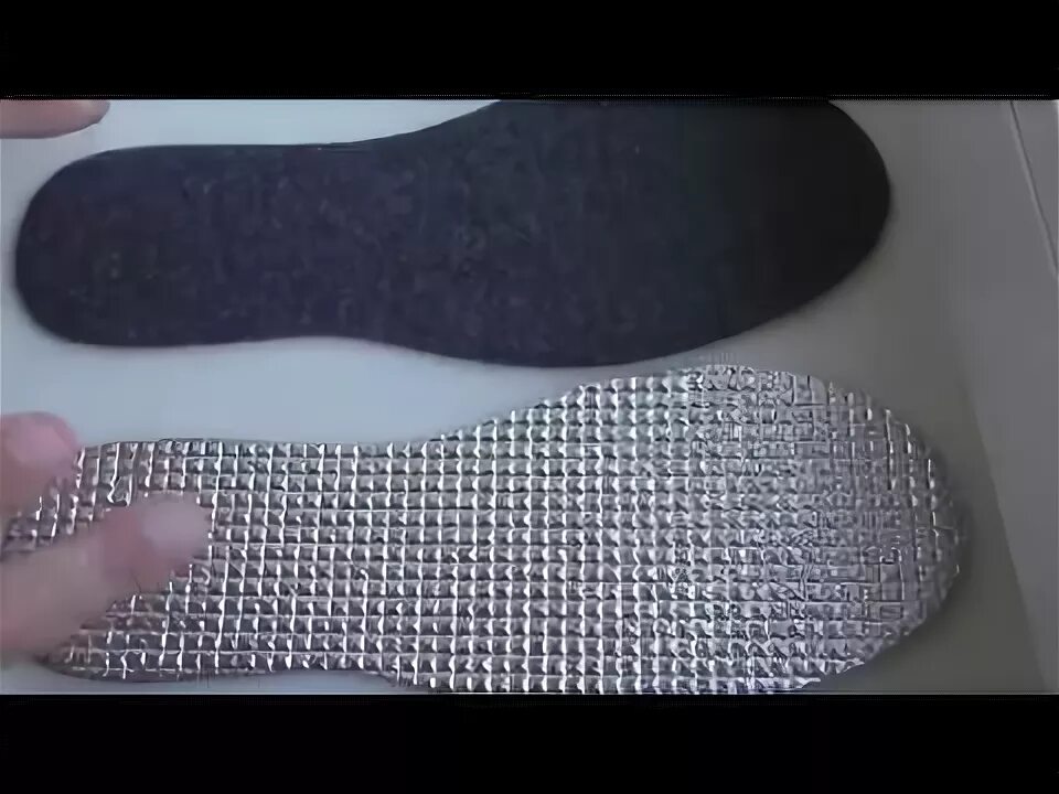 Как носить стельки. Стелька из теплоотражателя. фольгированный теплоотражатель для стелек. стельки с блестящей поверхностью. стелька из перфорированной фольги.