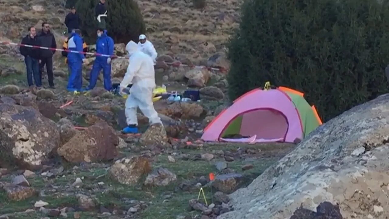 Обезглавленные туристки в марокко. Луиза вестерагер йесперсен. Убийства луизы вестерагер есперсен и марен уэланд. Убийство двух туристок в марокко. Что случилось с марен в марокко.