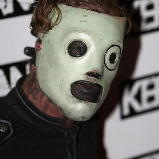 Слипкнот кори Тейлор маска 2008. Slipknot кори Тейлор в маске 2008.