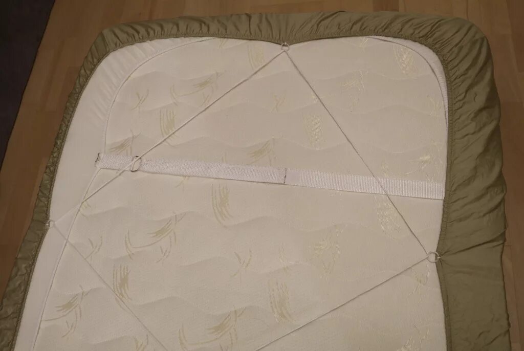 Пошив угла простыни. Пошив наматрасника на резинке. Пришить резинку к простыне. Подшить простынь. Пришить резинку к простыне.