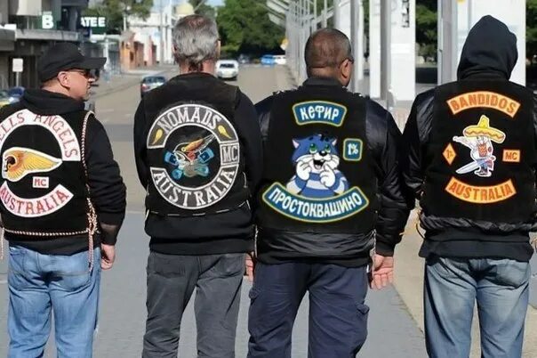 Байкер значение. Байкерский жилет Bandidos MC. Bandidos MC Outlaws MC. Шевроны мотоклубов. Нашивки русские мотоциклисты.