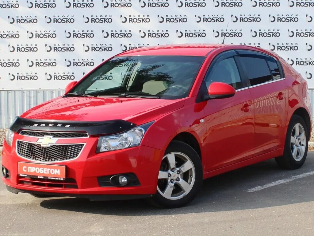 Машину купил круза. Chevrolet Cruze Hatchback 2012. Шевроле Круз хэтчбек красный. Шевроле Круз 2012 года красная. Шевроле Круз 2012 1.8 автомат красная.