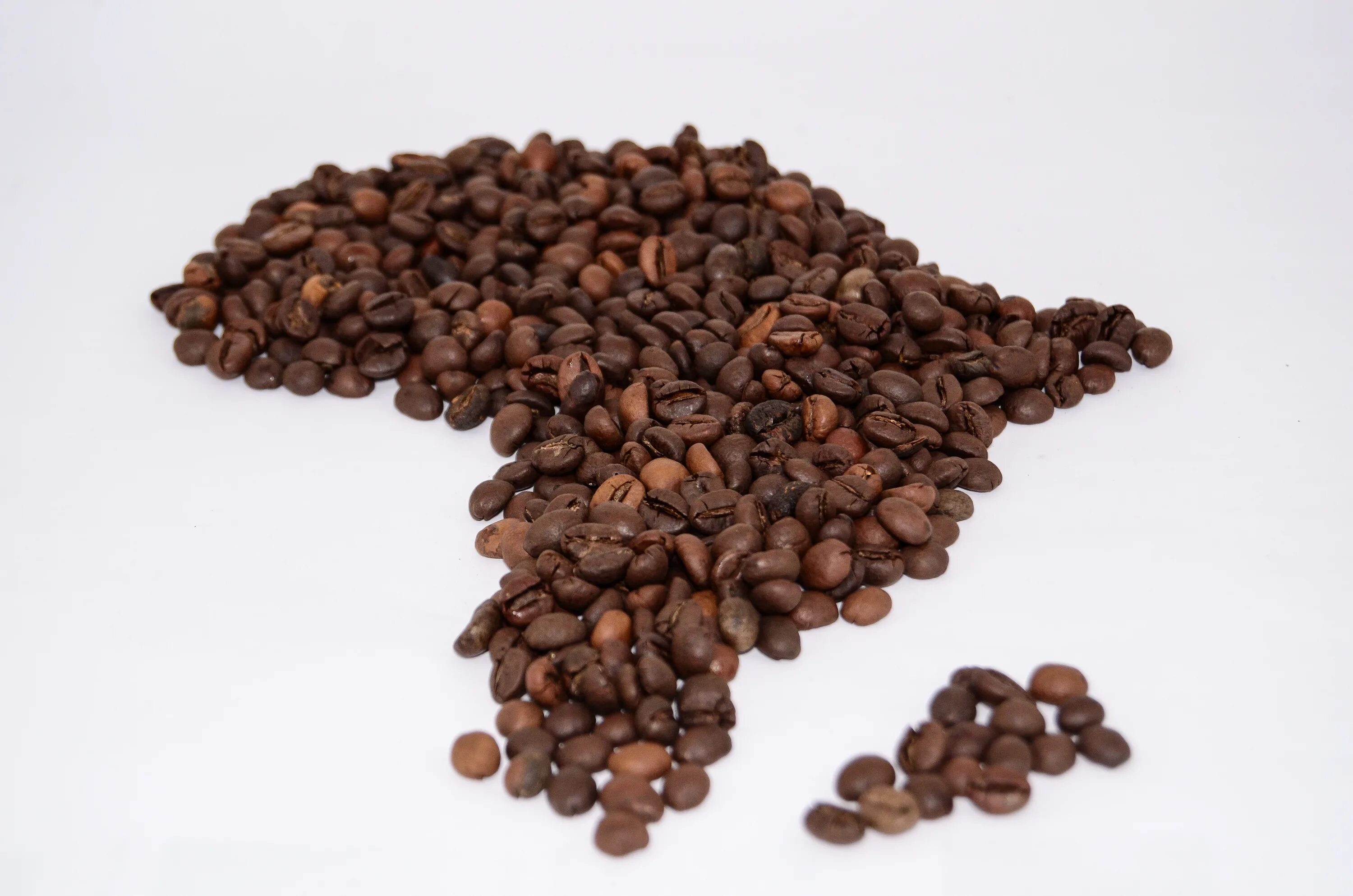 Кофейные зерна. Кофе в зернах. Кофе Африка. Африканский кофе. Кофеин кофемашины