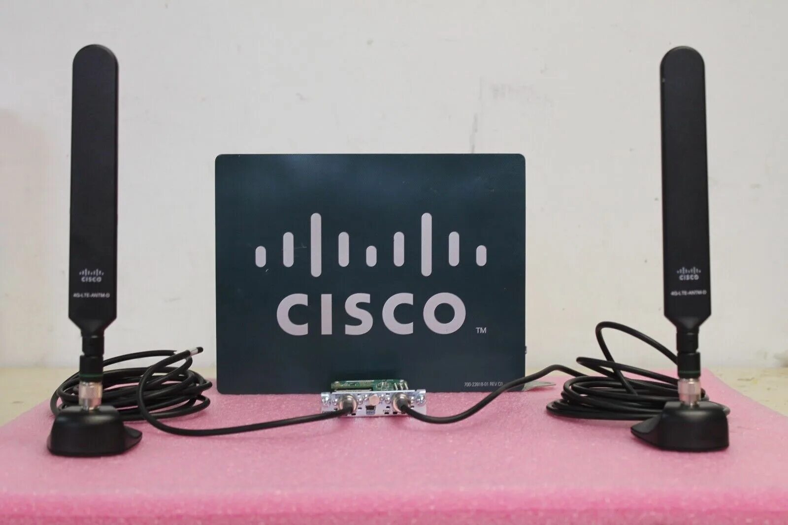 Cisco 4g. Антенна Cisco 4g-LTE-ANTM-D. EHWIC-4g-LTE-GB. Антенна Ant-4g-SR-out-TNC. Маршрутизатор Cisco 4g-ae010-r.