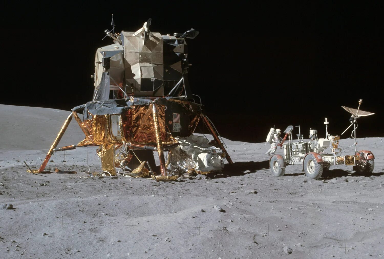 Лунный модуль корабля Аполлон 11 НАСА. Космический корабль Аполлон 11. Лунный модуль Аполлон 16. «Аполлон-16» совершил посадку на поверхность Луны.