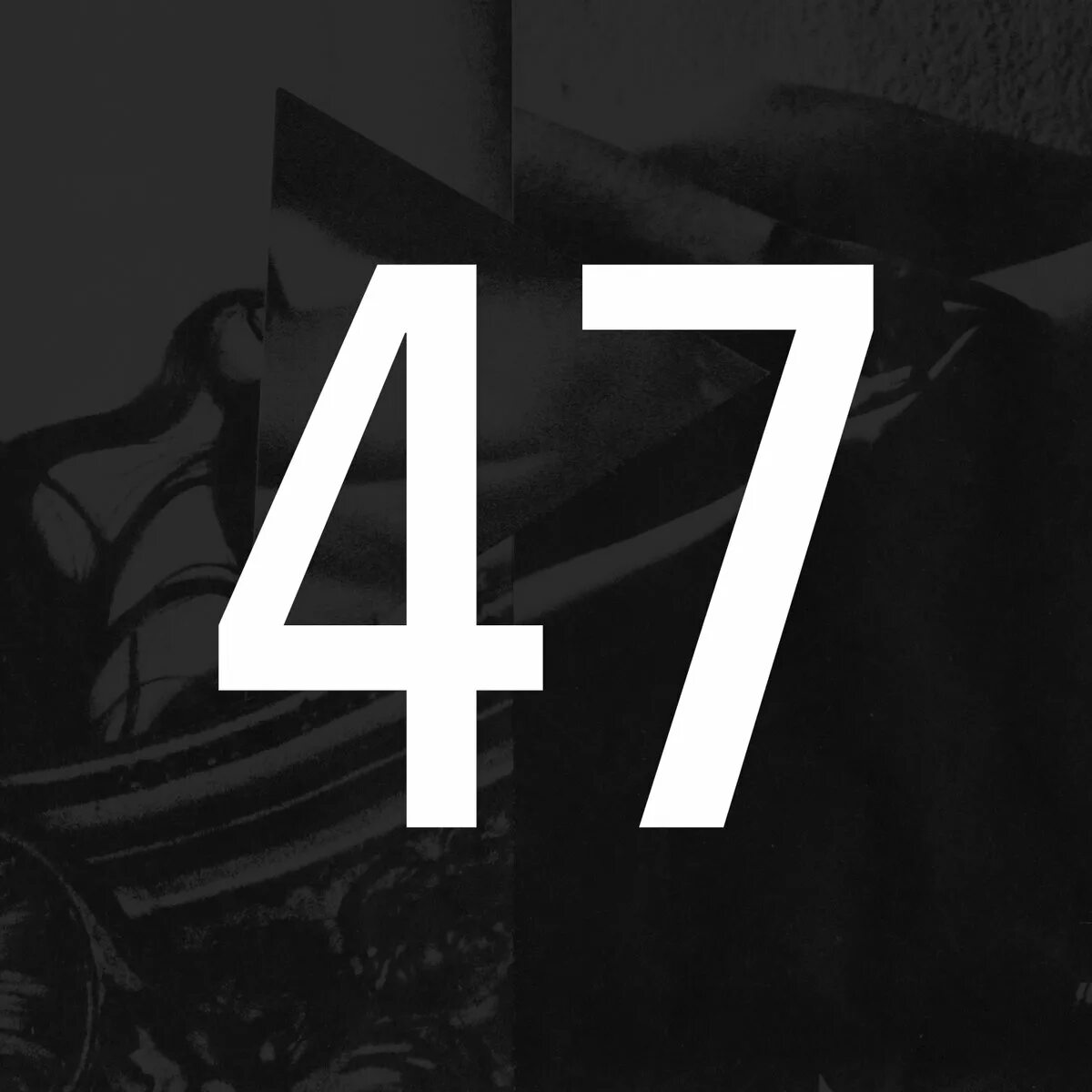 Число 47. Цифра 47. 47 цифра картинка. красивое число 47. 47 белые цифры на черном фоне.