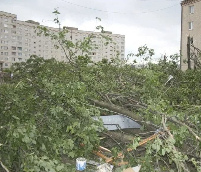 Будет сильный ураган. Торнадо в Краснозаводске 2009 году. Ураган в Краснозаводске Сергиев Посад. Смерч в Краснозаводске 2009. Смерч в Краснозаводске.