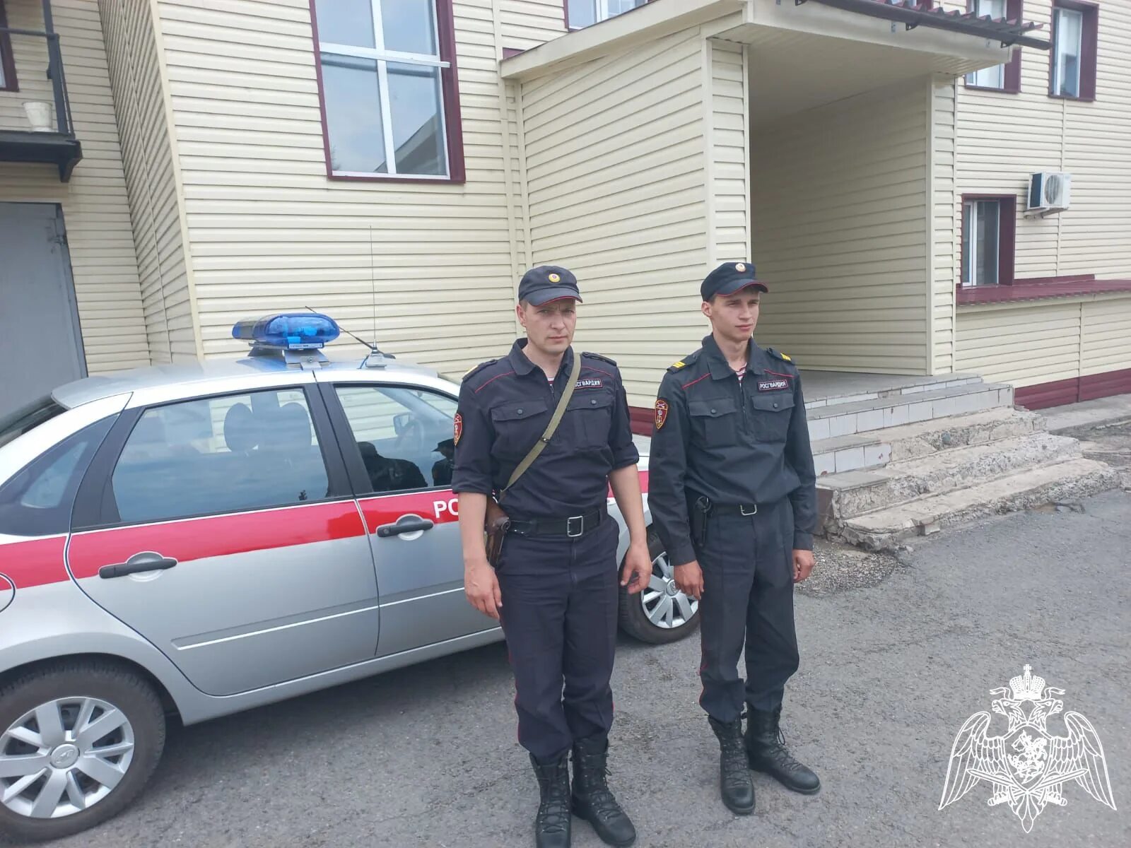 Полиция 6 красноярск. Вневедомственная охрана росгвардия красноярск. вневедомственная охрана полиции. патруль росгвардии вневедомственной. сотрудник милиции.