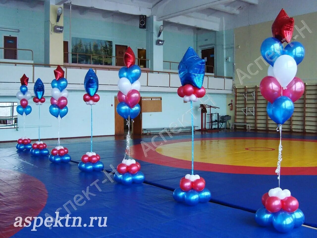Украшение школы. Оформление спортивных соревнований. Украшение спорт зала шарами. Украшение спортивного зала. Украшение шарами на спортивных мероприятиях.
