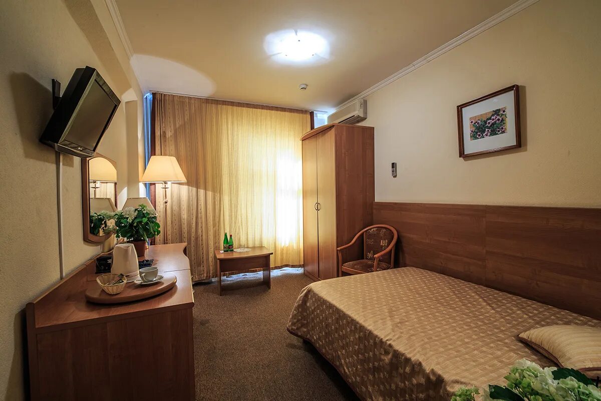 гостиница берлин в москве. берлин москва гостиница сайт. гостиница берлин в москве на севастопольской. отель берлин каховская. гостиница берлин в москве фото.