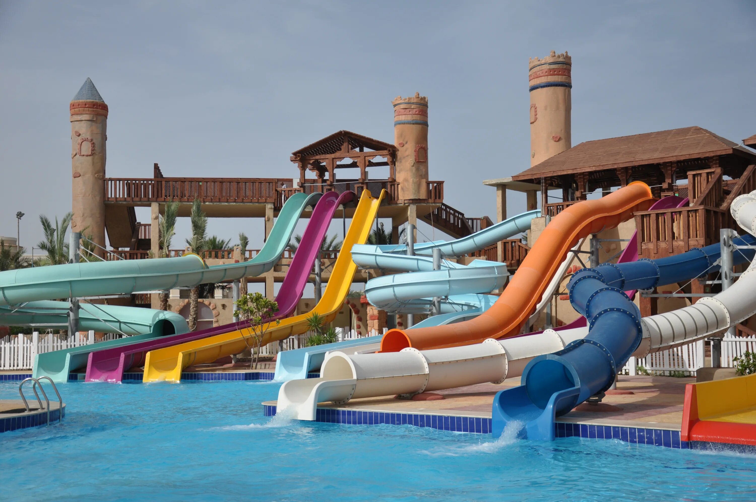 игра водные горки 3д. люди в аквапарке. Water slide adventure: rush. камуфляжный аквапарк. My aquapark много денег.