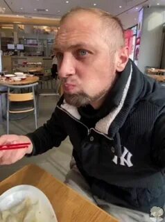 Блоггер пельмень