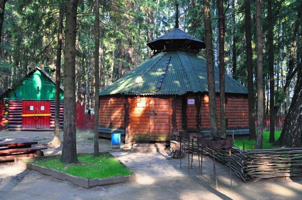 Спортинг клуб москва минское шоссе. Фитнес ван истра. Детский сад лесной городок одинцовский район. Лесной городок клуб. Спортзал лесной городок.