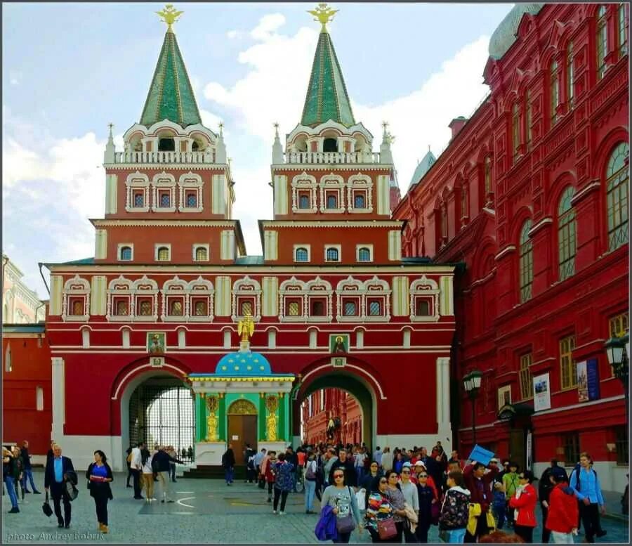 Ворота при входе на красную площадь. Воскресенские ворота и иверская часовня. Ворота при входе на красную площадь. Воскресенские ворота площадь. Иверские (воскресенские) ворота.