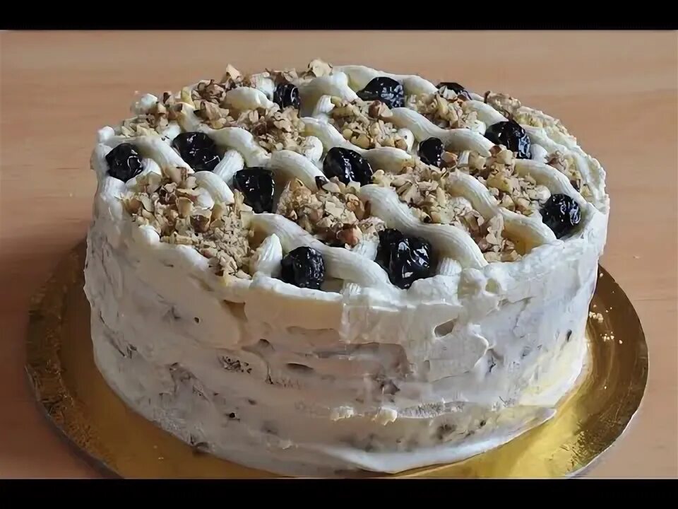Торт без выпечки с орехами и черносливом. Торт с черносливом и грецким орехом сметанным. Шоколадный торт с черносливом и грецкими орехами. Торт с черносливом и грецким орехом. Торт с курагой и черносливом.