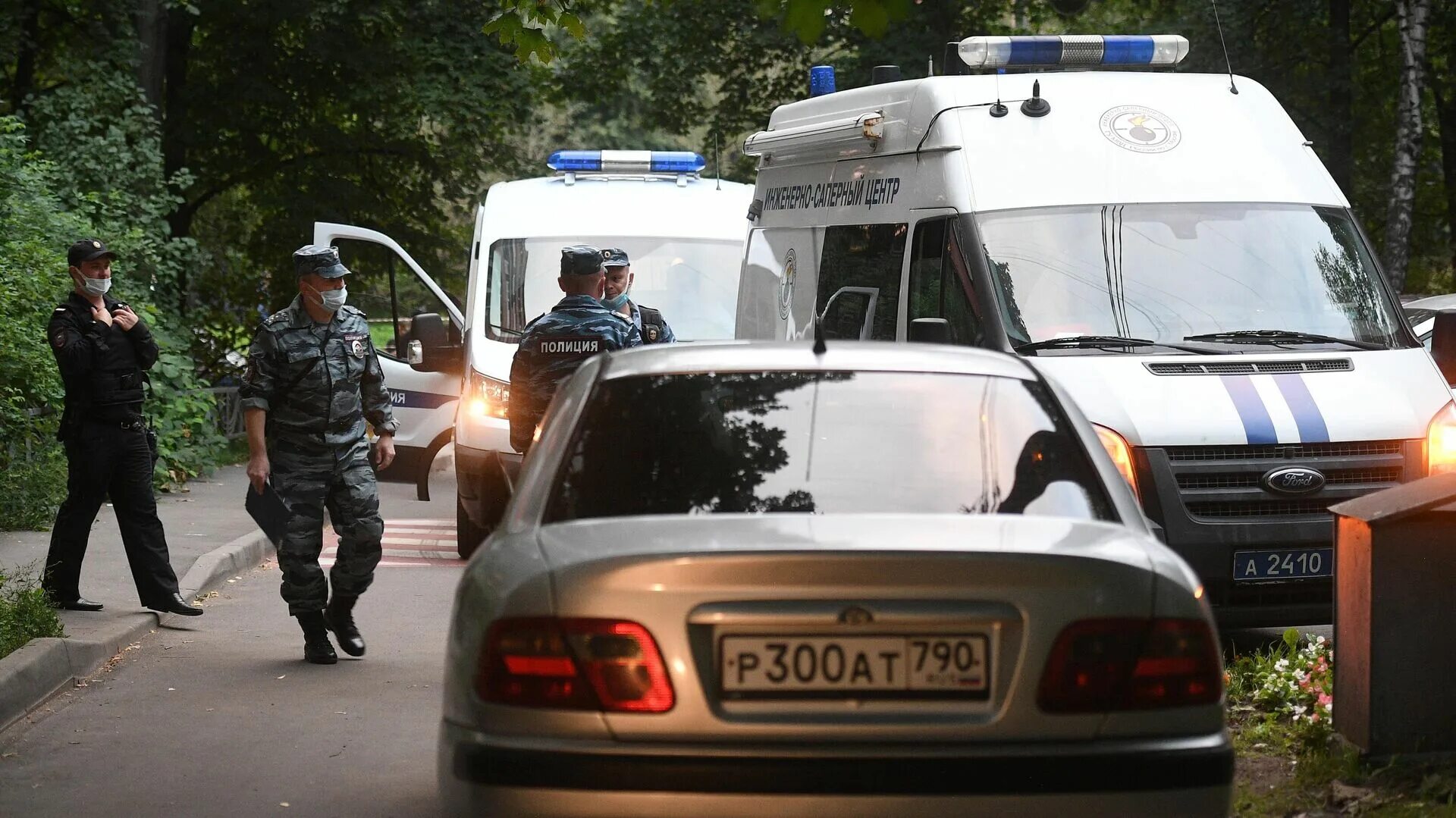 Реакция запада на теракт в москве. Взрыв гранаты в Москве в квартире 2021. Квартира полиция. В Москве прогремел взрыв. Взрыв гранаты на малой набережной.