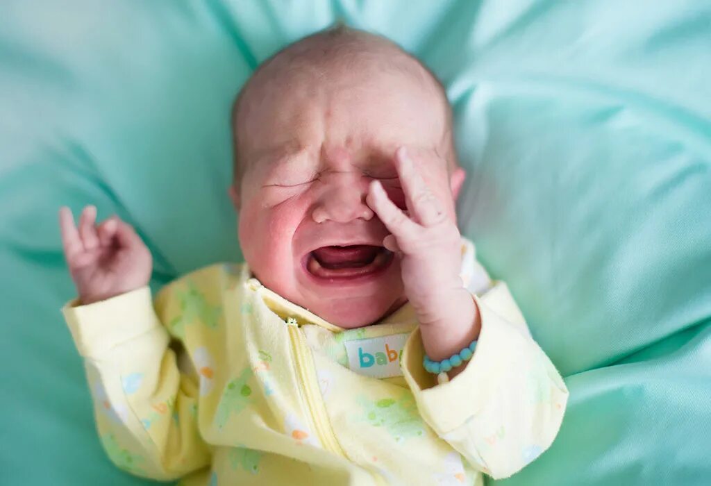 Можно больных детей. Новорожденный плачет. Новорожденный ребенок. Новорожденный кричит. Плачущий младенец.