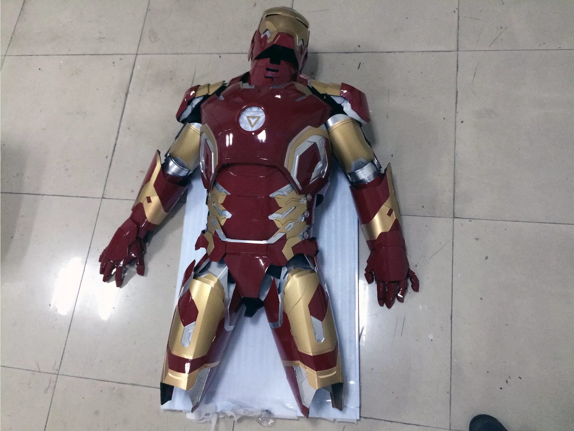 Поставь настоящие человеки. Iron man Mark 50.