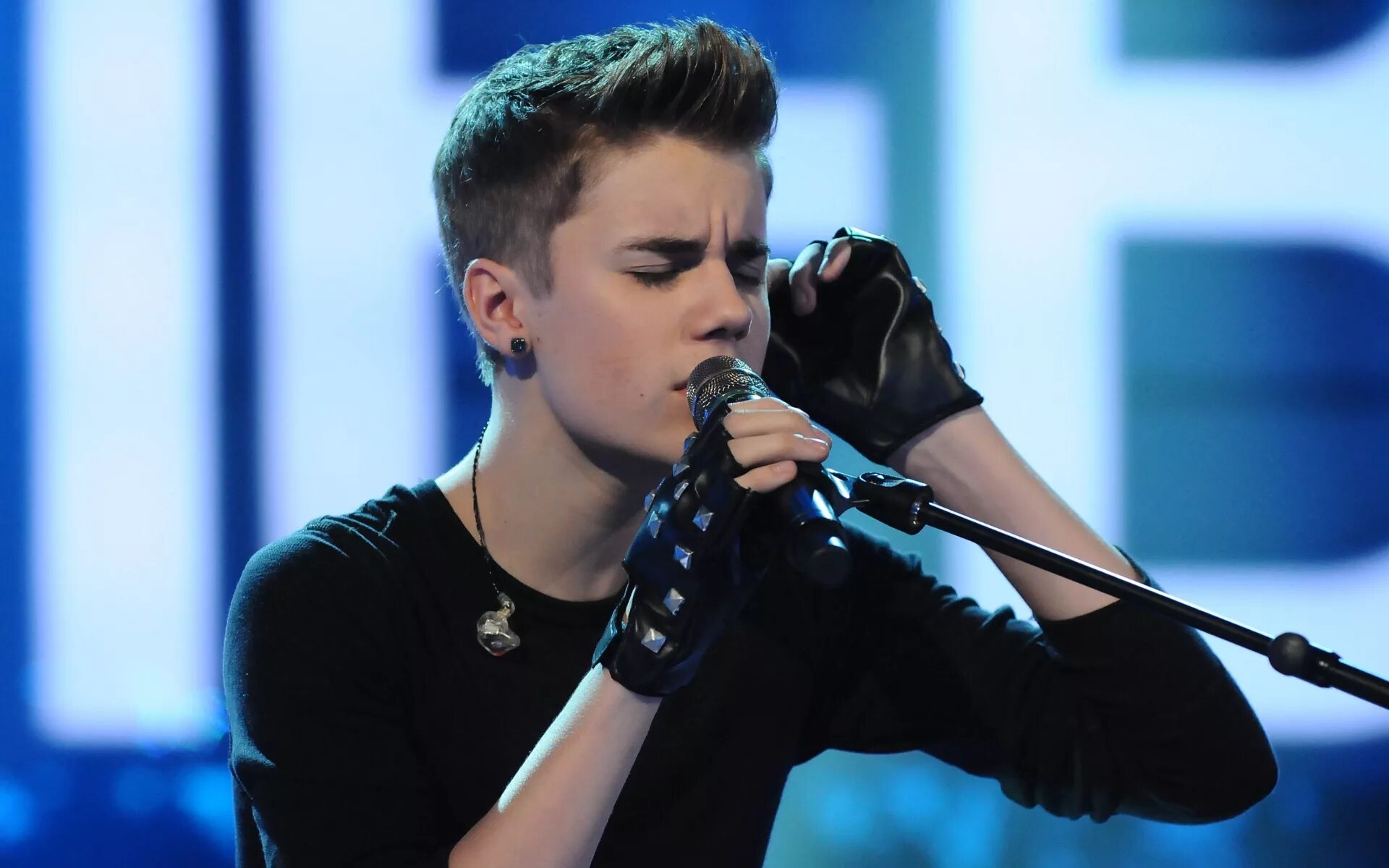 Джастин бибер stay. Песня круче бибера. Джастин бибер. Justin bieber 2022. Джастин бибер.