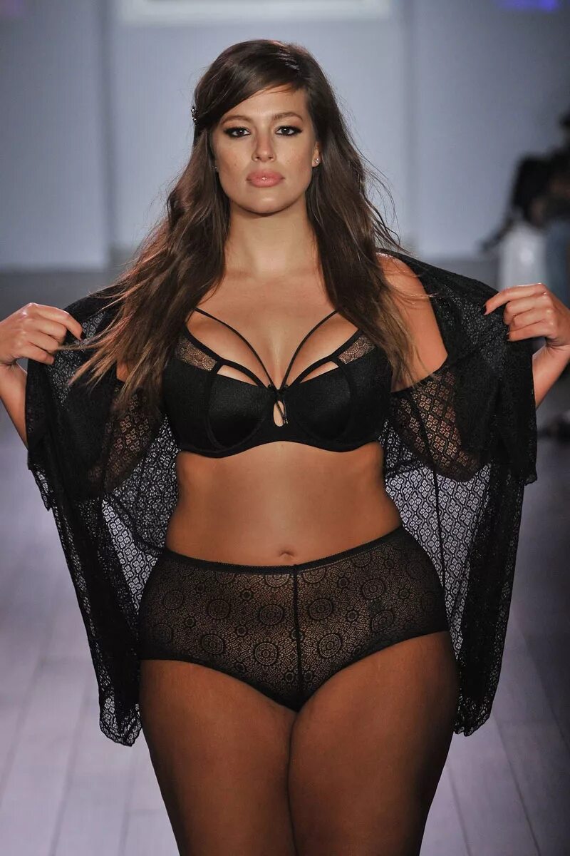 Модель Plus-Size Эшли Грэм. Эшли Грэм в Нижнем белье. Модель плюс сайз известная Эшли Грэхем. Эшли Грэм 2020