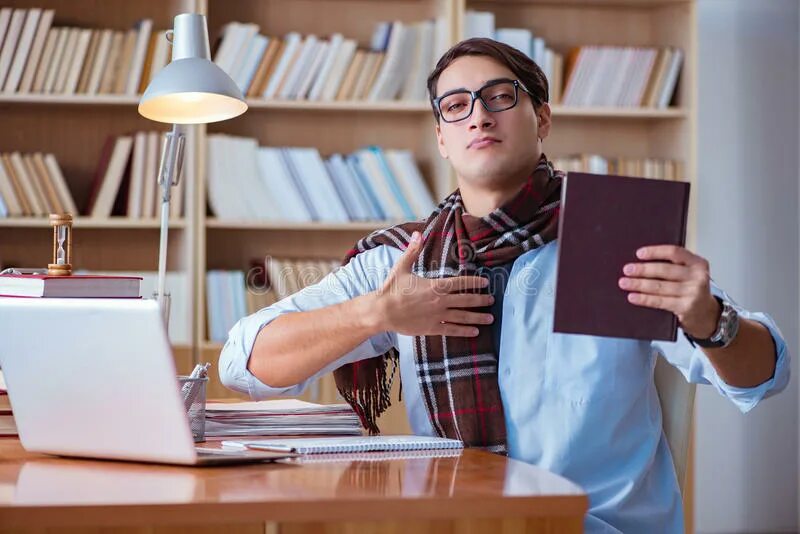 Молодой писатель книга. Молодой писатель. Молодой писатель картинка. Молодой писатель мужчина. B1 writing book.