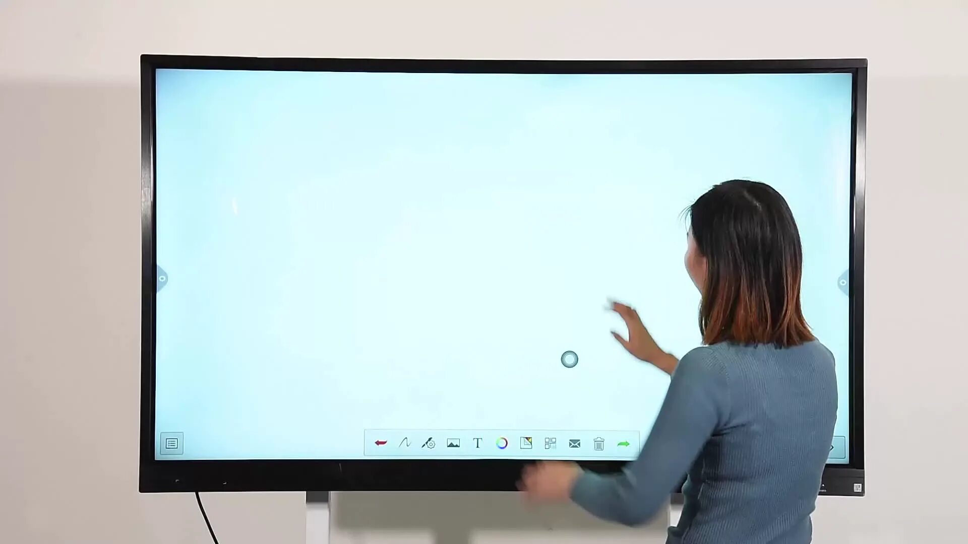 Телевизор школа 1. Интерактивная панель Interwrite MTM-75t8. Интерактивная доска Smart Board.